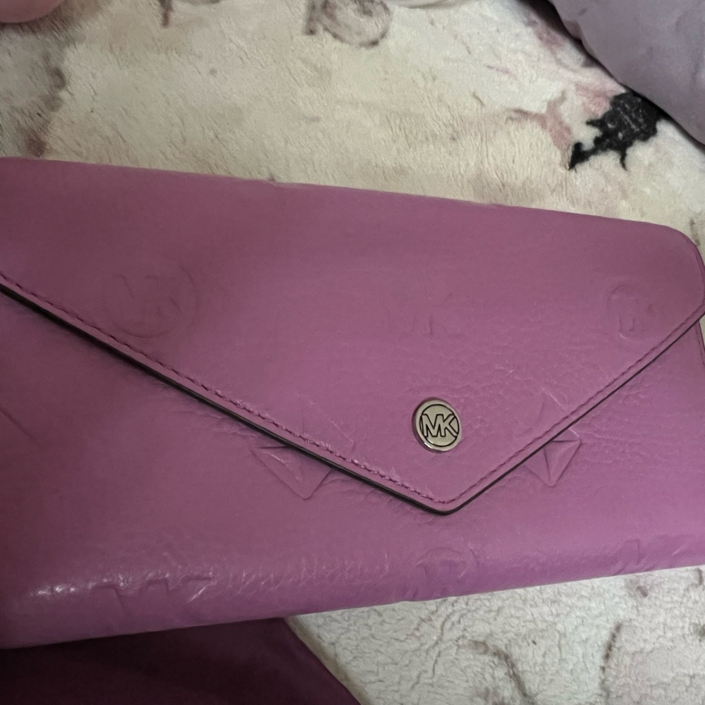 Michael Kors wallet like new was bought at a sample sale